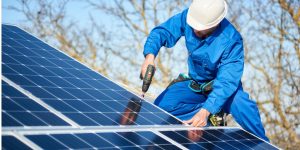 Installation Maintenance Panneaux Solaires Photovoltaïques à Laye